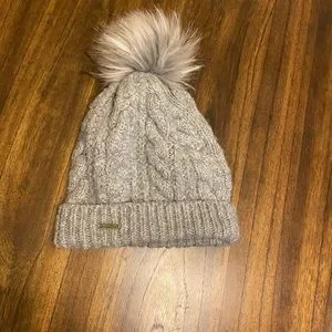 Hollister Accessories Hollister Matching Cable Knit Beanie And
